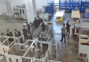 A 10-Member Senior Client Team from the Lighting Industry Visits Synrit